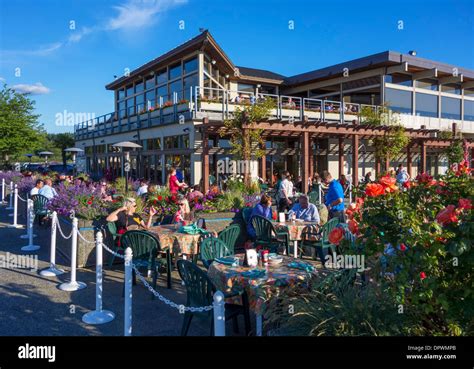 Anthony's restaurant on the waterfront at Edmonds, Washington, USA Stock Photo - Alamy