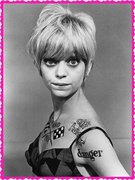 Goldie Hawn on Laugh In 1968 | Goldie hawn, Short hair styles, Hair styles