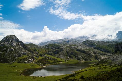 Lagos de Covadonga, Asturias, Spain. [OC] [5456x3632] : r/EarthPorn