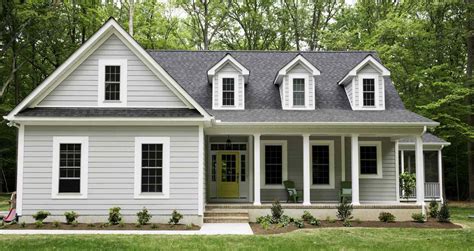 Hip Roof vs. Gable Roof: What’s the Difference?