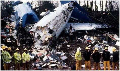 Kegworth air disaster: Survivors gather with families of 47 people who died when Belfast-bound ...