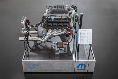 Mopar's New 426 'Hellephant' Crate Engine Makes 1,000 HP - OnAllCylinders