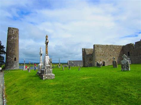 Clonmacnoise Monastery, Ireland Roadtrip Must | One Girl, Whole World