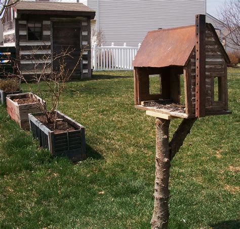 Log cabin bird feeder. | Birdhouses rustic, Bird house, Bird houses