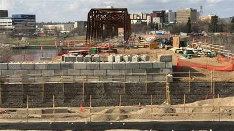 2 new Saskatoon bridges on track to open in fall 2018, city says | CBC News