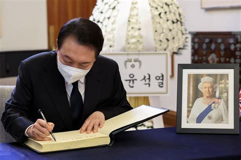 South Korean President Yoon to attend Queen Elizabeth's funeral | Reuters