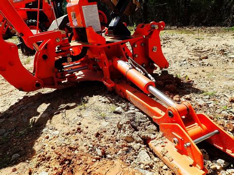 KUBOTA BACKHOE ATTACHMENT BH-92 S/N A6645, FITS TRACTOR 24" BUCKET