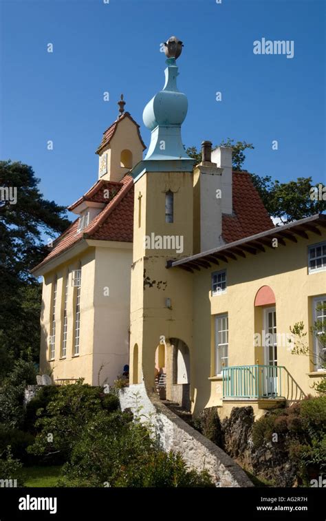 portmerion italian architecture Stock Photo - Alamy