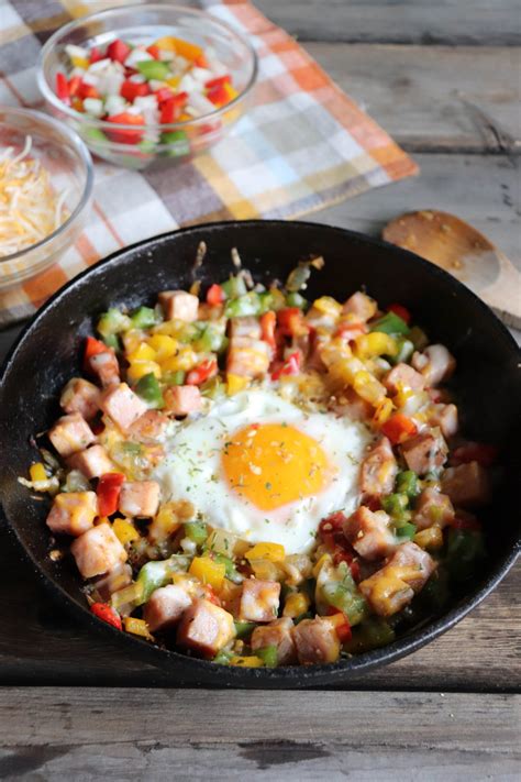 Campfire Breakfast Skillet Recipe » Campfire Foodie