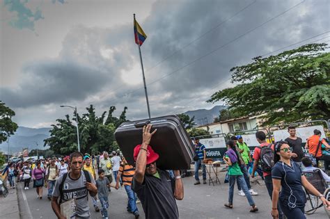 In Colombia Border Town, Desperate Venezuelans Sell Hair to Survive ...