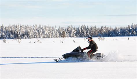 Ice Academy Sweden - Ice Drive program | Land Rover USA