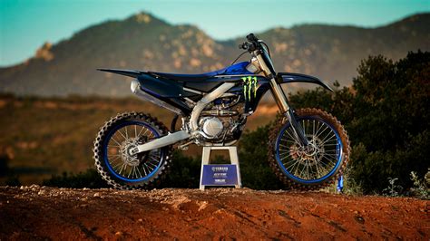 YAMAHA - Moto cross Yamaha YZ450F 2021 Monster Energy Racing Edition