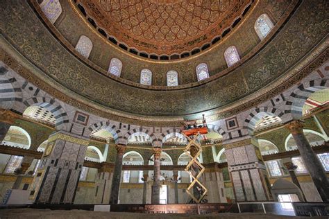 At Al Aqsa Mosque, Shards of Stained Glass Tell a Story of Conflict - The New York Times