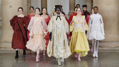 8 Top Trends From the London Fall 2021 Runways - Fashionista