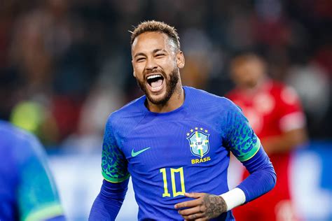 Neymar publica vídeo de apoio a Bolsonaro - SIC Notícias