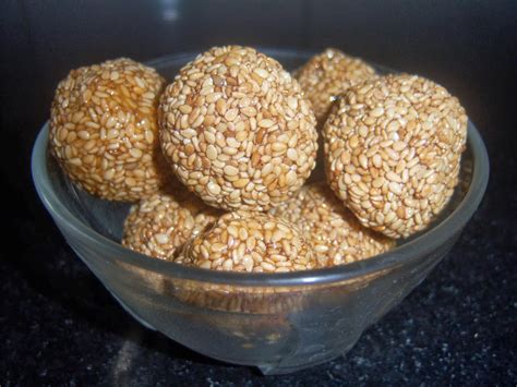 Nuvvula Laddu/Nuvvulunda/Til Laddu/Sesame Seeds Laddu - E.A.T - easyvegrecipes