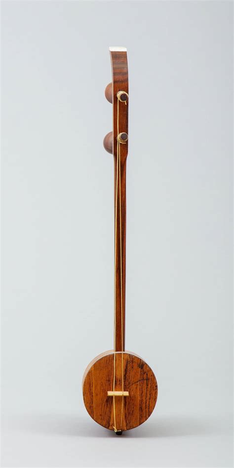 Erhu – Works – National Music Museum