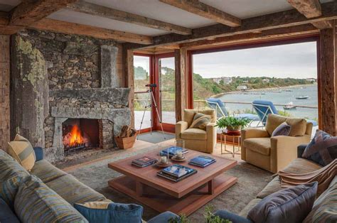 New England style beach cottage overlooking Katama Bay