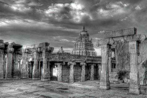 INTERESTING INFO: LEPAKSHI TEMPLE ARCHITECTURE