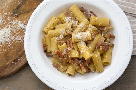 Pasta alla gricia (Rigatoni with guanciale) | Recipe Cart