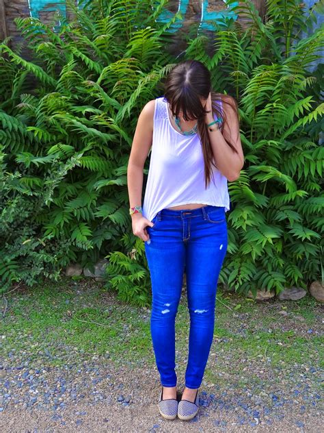 LunaVida: White Out: Tank + Skinny Jeans + Flats