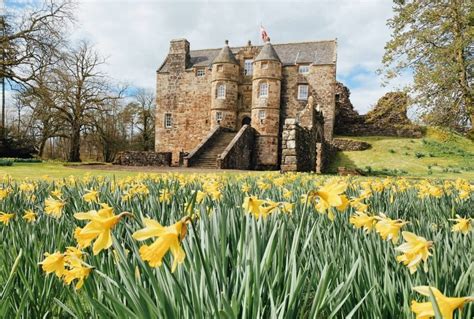 5 Picturesque Castles Less Than An Hour From Glasgow