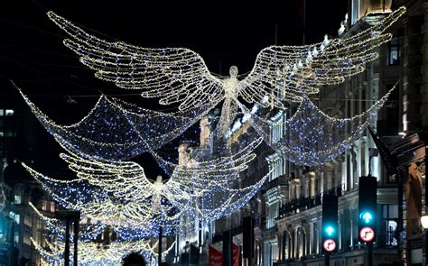 Regent Street Christmas lights 2019 are on! Thousands gather as London's famous shopping street ...