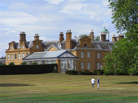 Stratfield Saye House © Andrew Smith cc-by-sa/2.0 :: Geograph Britain and Ireland