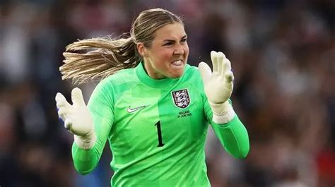 England goalie Mary Earps had her eye on country's number one shirt when she was just 10 ...