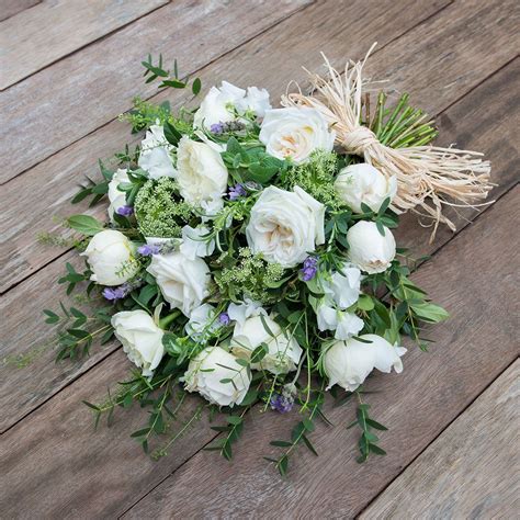 Our Guide to Funeral and Sympathy Flowers | The Real Flower Company blog