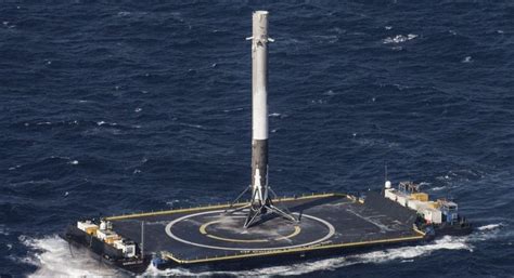 SpaceX will launch its first reusable rocket later this year