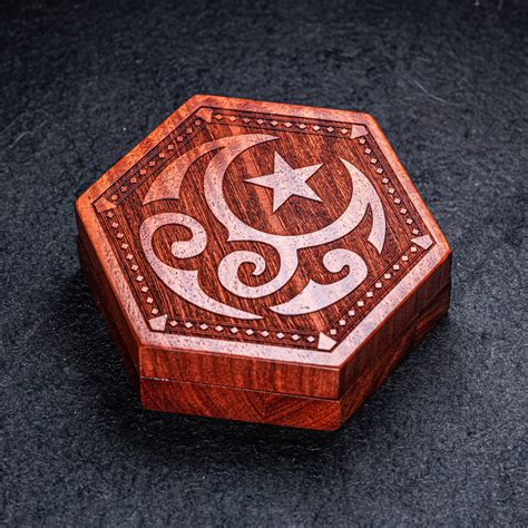 Engraved Moon D&D Gaming Dice Box Dnd Dice Set Gift Box Wood - Etsy