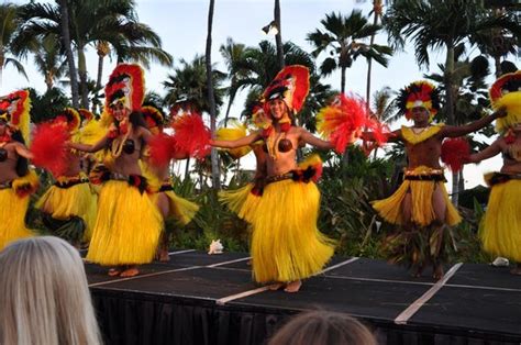 dancer - Picture of Kaanapali Sunset Luau at Black Rock, Lahaina - TripAdvisor