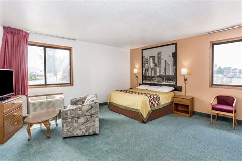 Super 8 by Wyndham Bourbonnais/Kankakee Area | Bourbonnais, IL Hotels