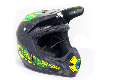 Tech Tuesday: DH Helmet vs. Motocross Helmet: Which is Safer? - Pinkbike