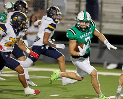 Southlake Carroll football dedicates field to Bob Ledbetter, steamrolls ...