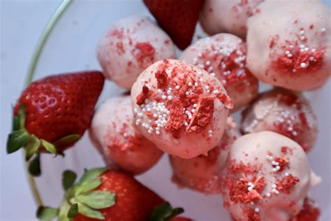 Strawberry Cheesecake Truffles - Honest Darling