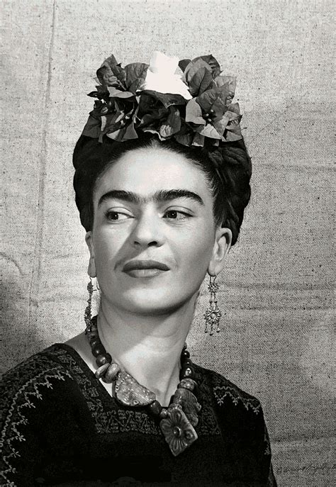 Tracing Frida Kahlo’s Influence on the Fashion World | Frida kahlo paintings, Frida kahlo ...