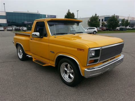 1985 FORD F-150 CUSTOM PICKUP