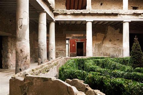 "Lovers, like bees, lead a life as sweet as honey": Houses at Pompeii ...