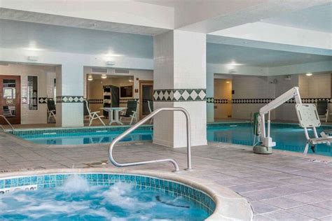 Comfort Inn & Suites Near Burke Mountain St. Johnsbury | Bookonline.com