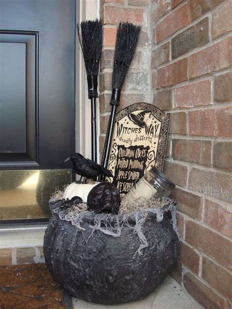 34 Witch-Themed Halloween Decorations To Create An Ambience - DigsDigs