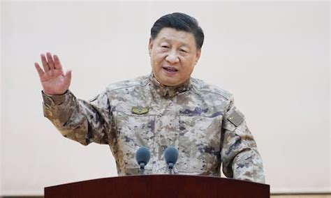 China, Xi Jinping in camouflage visits the army: "Increase military ...