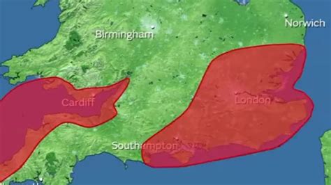 Extreme weather forecast for London as capital gets first red weather ...