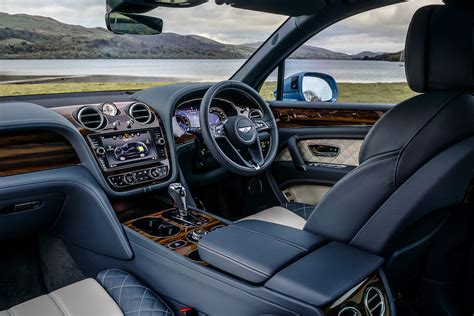 Bentley Bentayga Hybrid interior & comfort | DrivingElectric