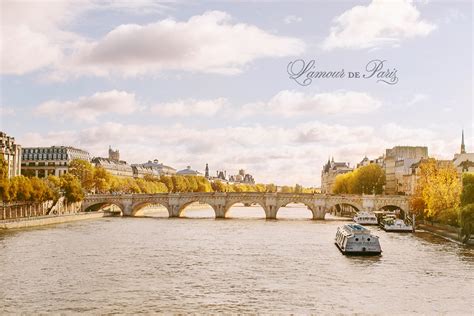 Houseboats on the Seine River - L'Amour de Paris || English Speaking Photographers