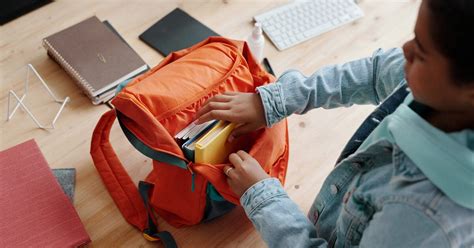 Helping Kids with ADHD Organize Their Backpack