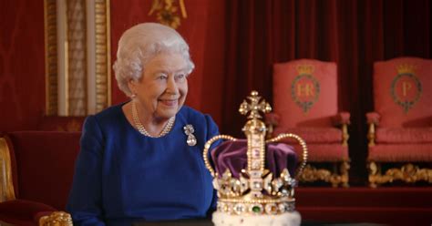 In Case You Wondered, Queen Elizabeth II Says the Crown is Heavy and a Bit Uncomfortable. | HuffPost