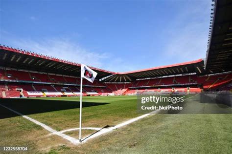 32,252 Charlton Stadium Stock Photos, High-Res Pictures, and Images ...