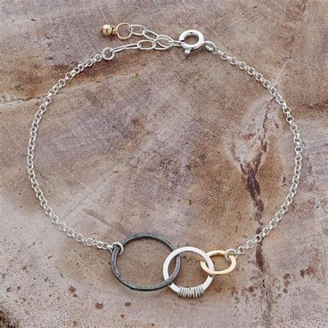 20 Best Long Distance Friendship Bracelets For BFFs